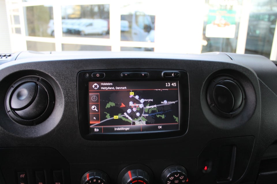 Renault Master III T35 2,3 dCi 145 L2H2 Kassevogn