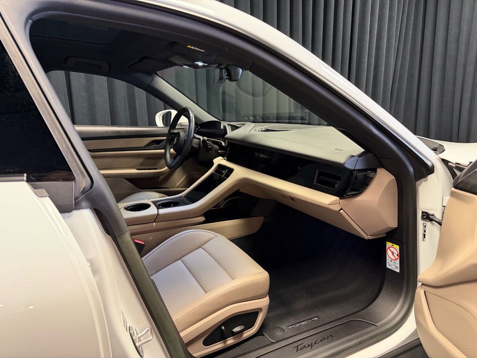 Porsche Taycan 4d