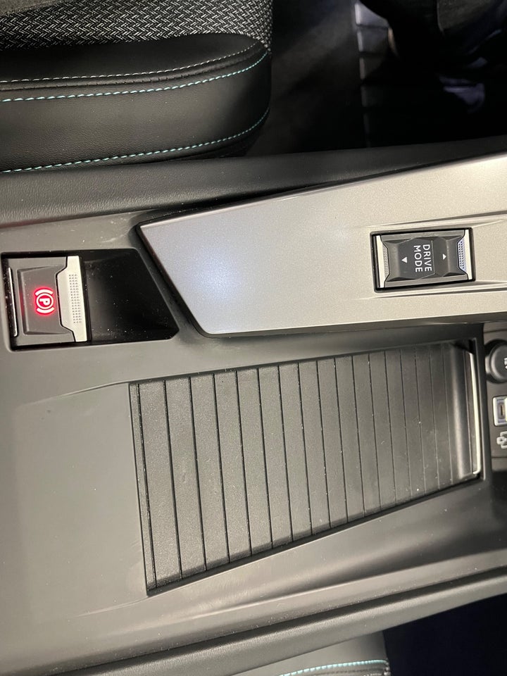 Peugeot 308 1,6 Hybrid First Selection+ EAT8 5d