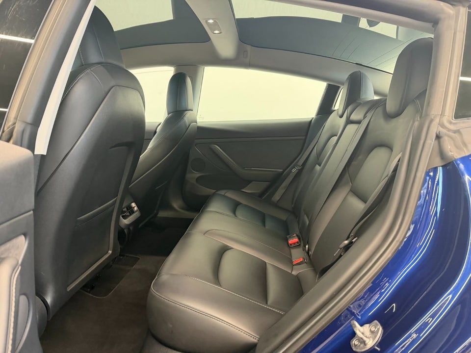 Tesla Model 3 Long Range AWD 4d