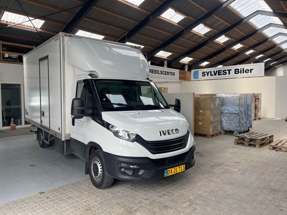 Iveco Daily 3,0 35S18 4100mm Box m/lift AG8