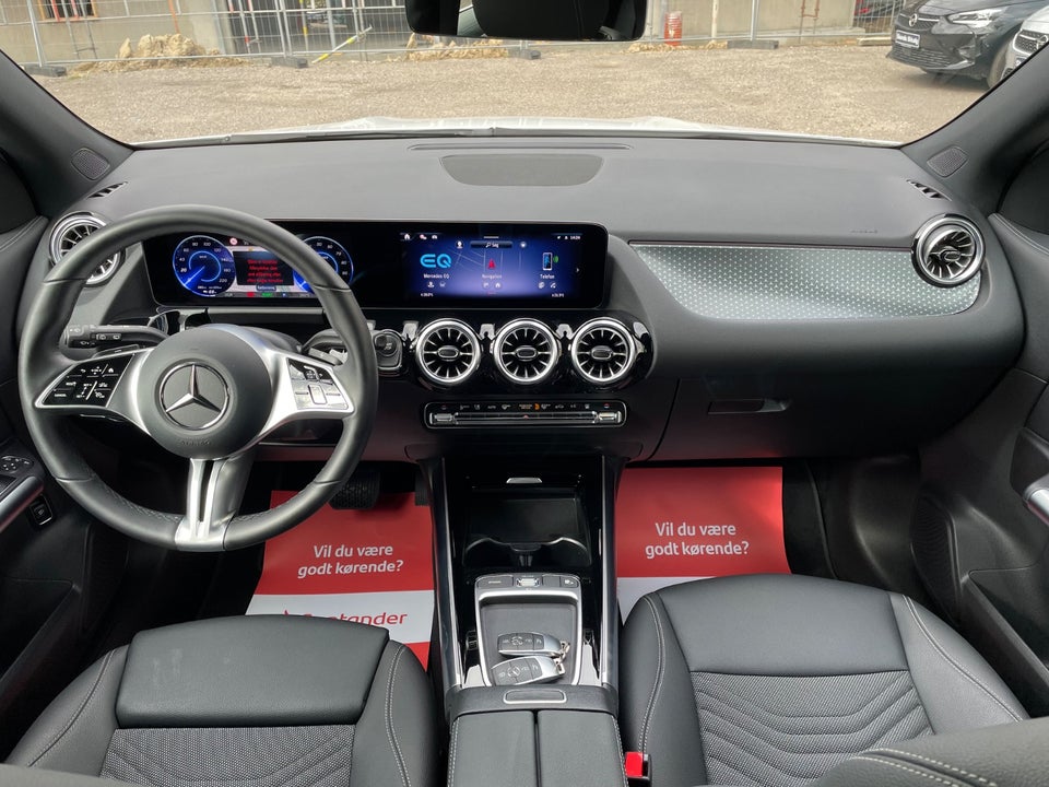 Mercedes EQA300 Progressive 4Matic 5d