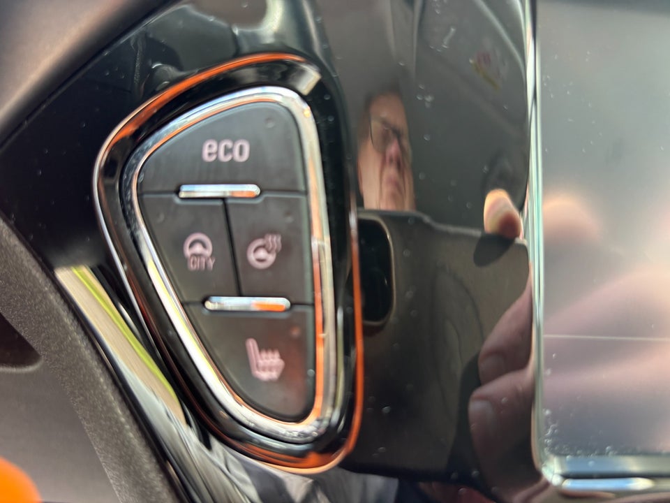 Opel Corsa 1,4 16V Impress 5d