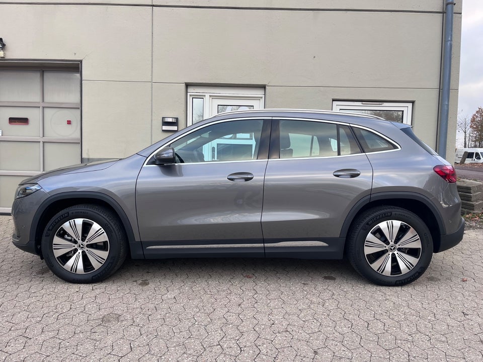 Mercedes EQA300 Progressive 4Matic 5d