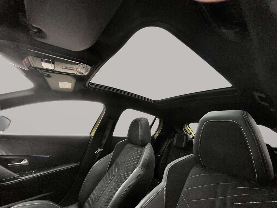 Peugeot e-208 54 GT Pack 5d