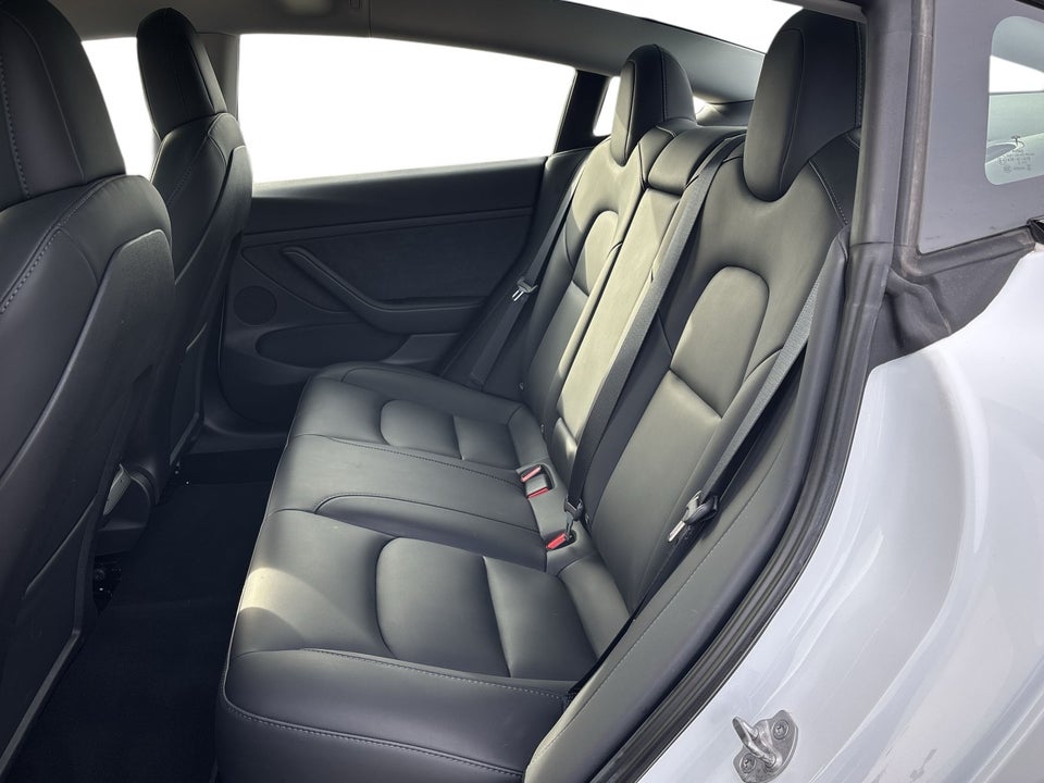 Tesla Model 3 RWD 4d