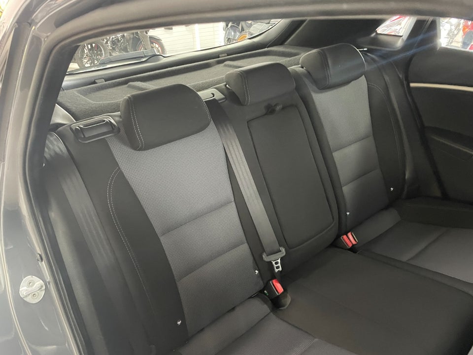 Hyundai i30 1,6 GDi Premium 5d