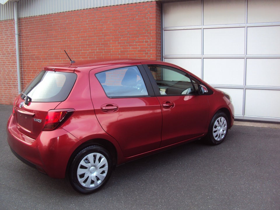 Toyota Yaris 1,0 VVT-i T2 5d