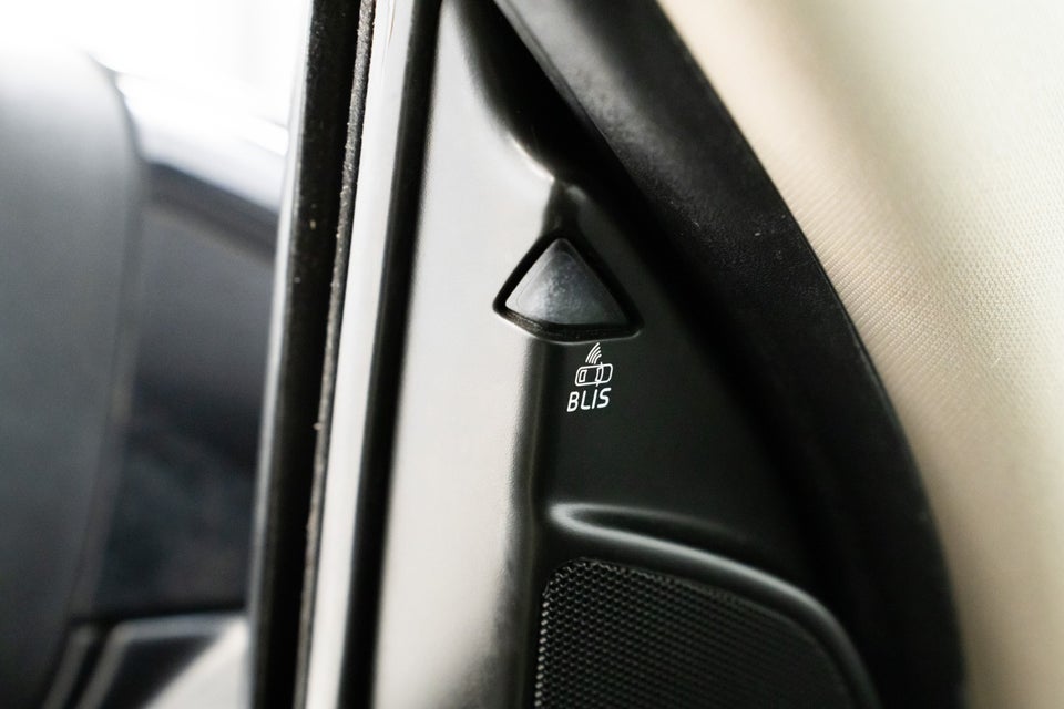 Volvo XC60 2,4 D5 215 Summum aut. AWD 5d