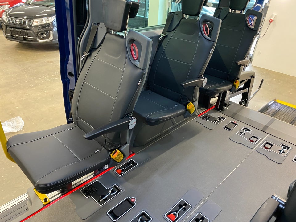 VW Crafter 35 2,0 TDi 140 Kombi aut.