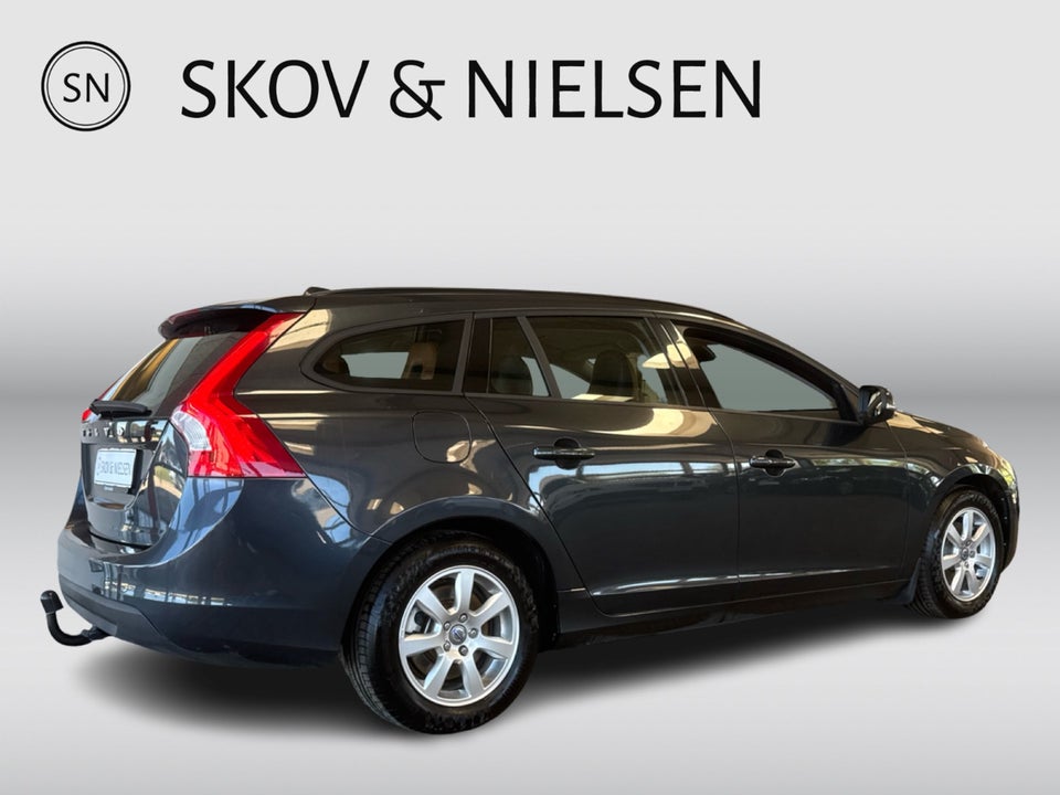 Volvo V60 1,6 DRIVe Momentum 5d
