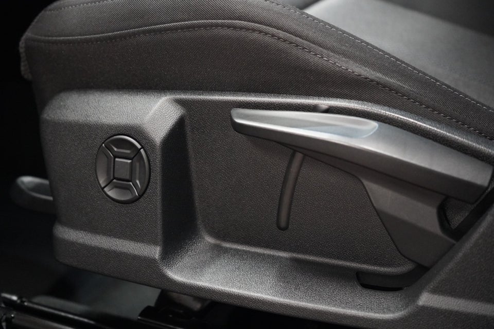 Audi Q3 45 TFSi e Attitude plus S-tr. 5d