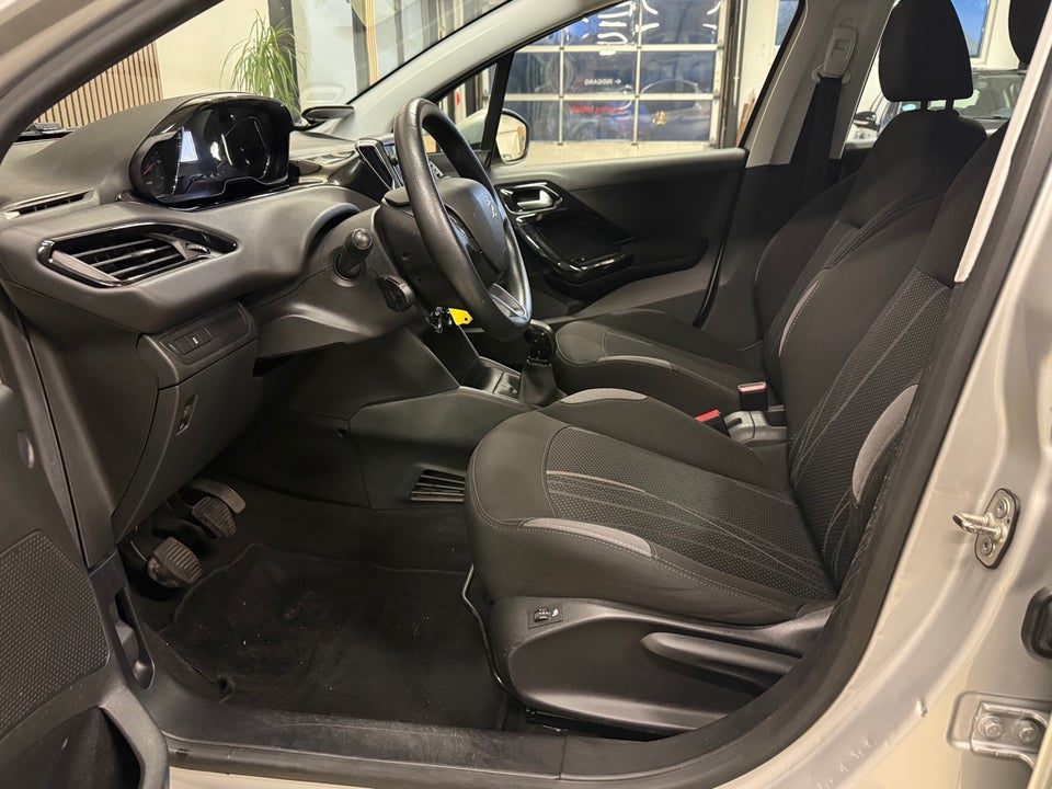 Peugeot 208 1,2 VTi Active 5d