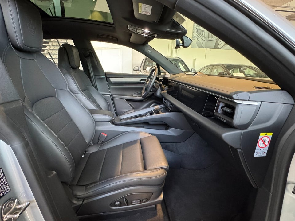 Porsche Macan 4 5d
