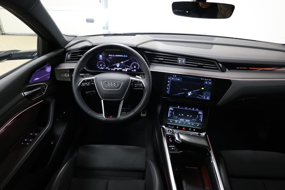Audi Q8 e-tron 55 S-line quattro 5d