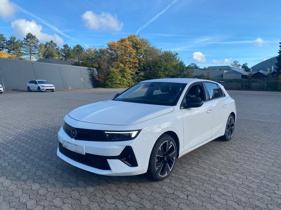 Opel Astra-e 54 GS 5d