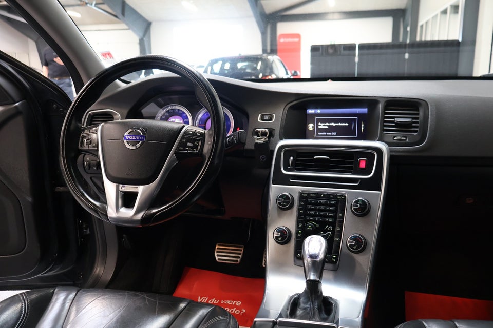 Volvo S60 2,4 D5 215 R-Design aut. 4d