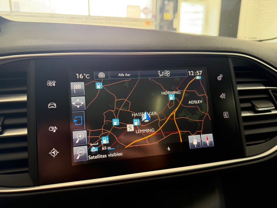 Peugeot 308 1,6 BlueHDi 120 Envy Sky SW 5d