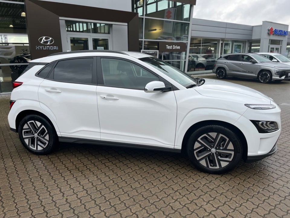 Hyundai Kona 64 EV Essential 5d