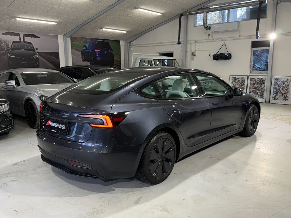 Tesla Model 3 Long Range AWD 4d