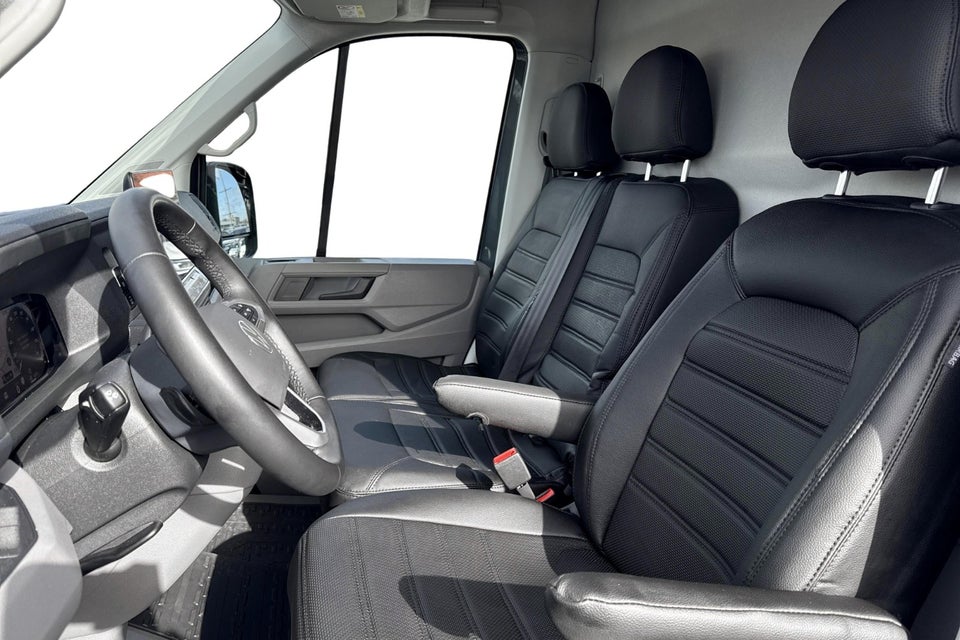 VW Crafter 35 2,0 TDi 177 Kassevogn L3H3 aut.