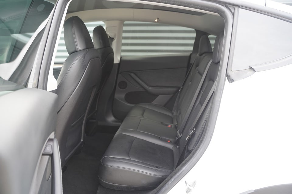 Tesla Model Y Long Range AWD 5d