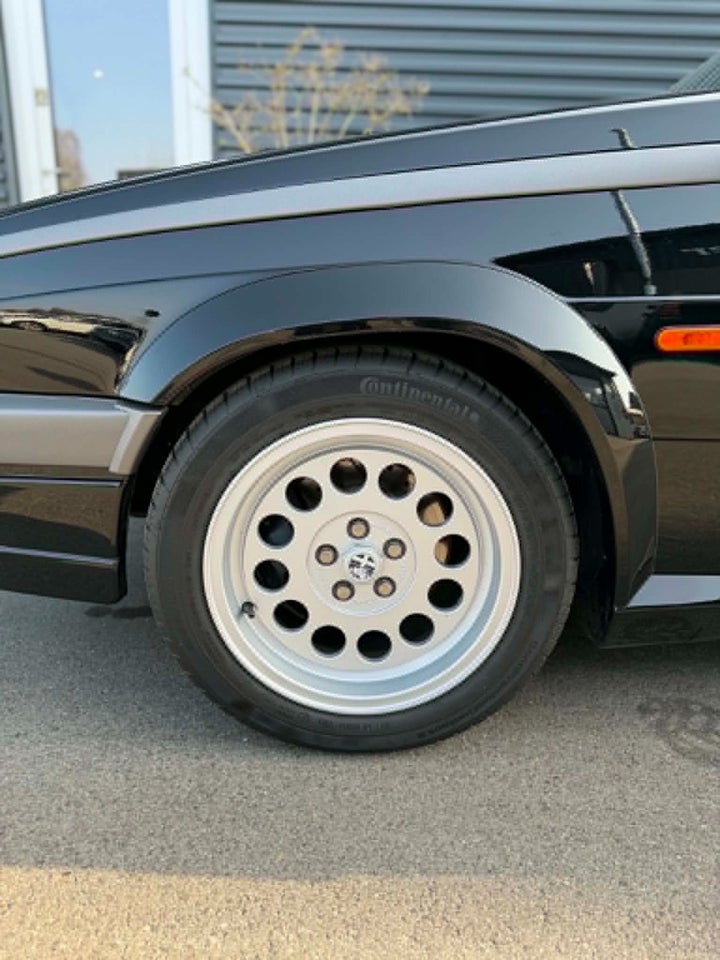 Alfa Romeo 75 2,0 TS 4d
