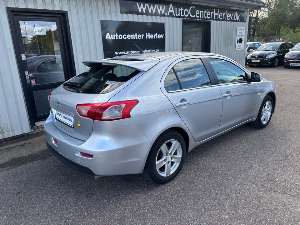 Mitsubishi Lancer 1,5 Invite SportBack 5d