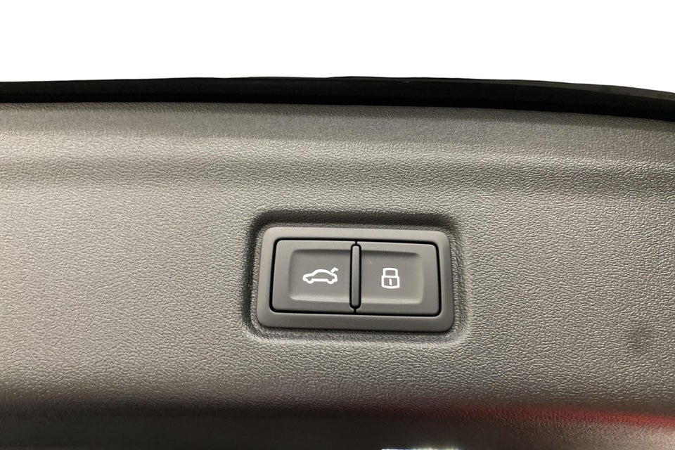 Audi Q6 e-tron Progress performance 5d