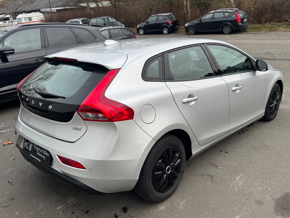 Volvo V40 1,6 D2 115 Momentum 5d