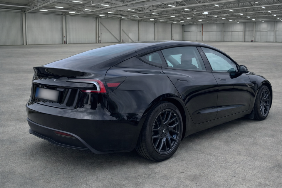 Tesla Model 3 RWD 4d