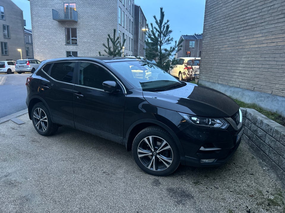 Nissan Qashqai 1,3 Dig-T 140 N-Connecta 5d