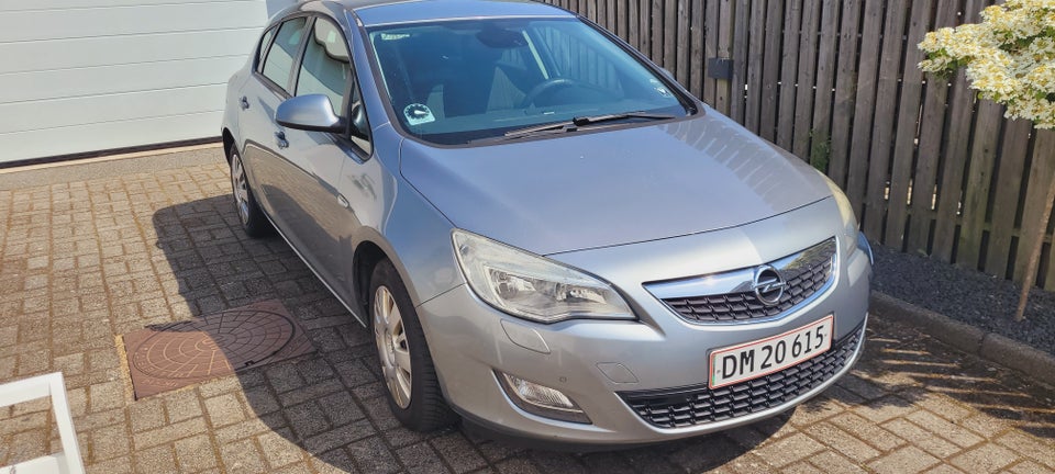 Opel Astra 1,6 16V 115 Enjoy 5d