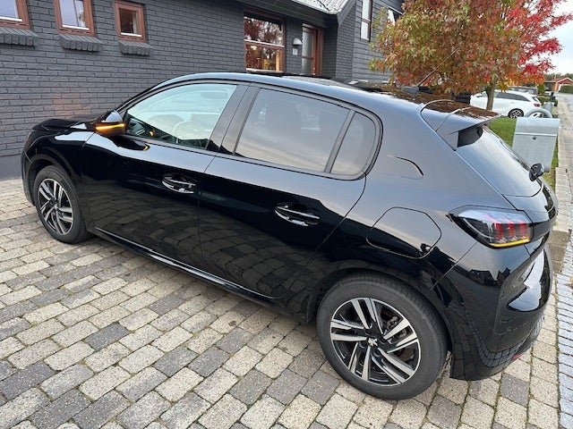 Peugeot 208 1,2 PureTech 100 Allure 5d