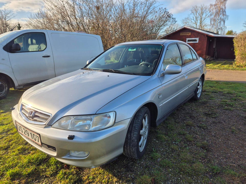 Honda Accord 2,3i ES 4d