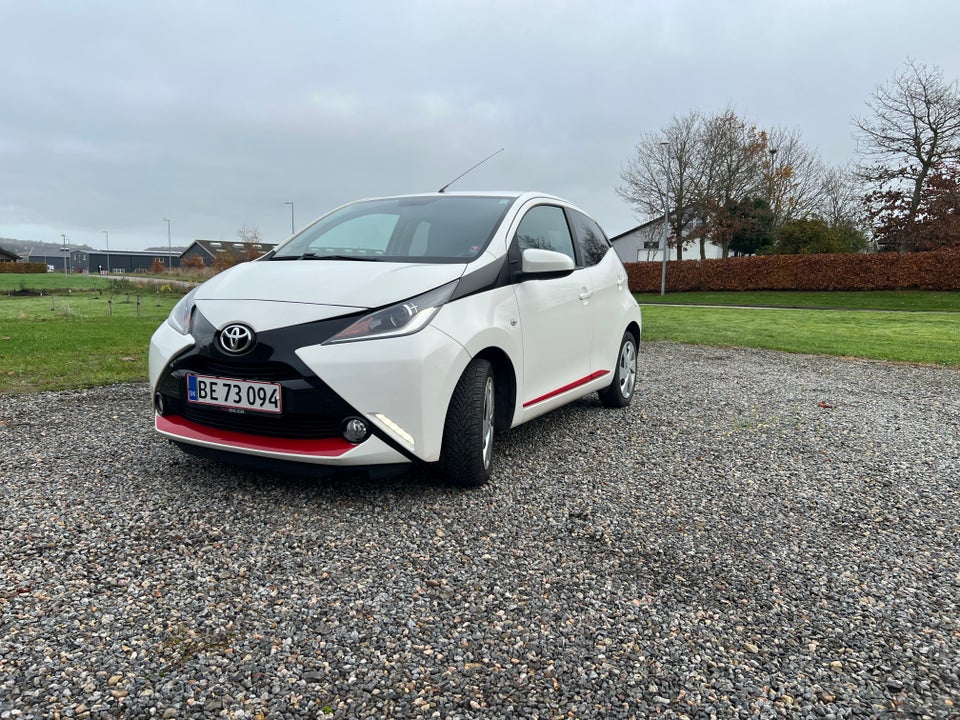 Toyota Aygo 1,0 VVT-i x-press 5d