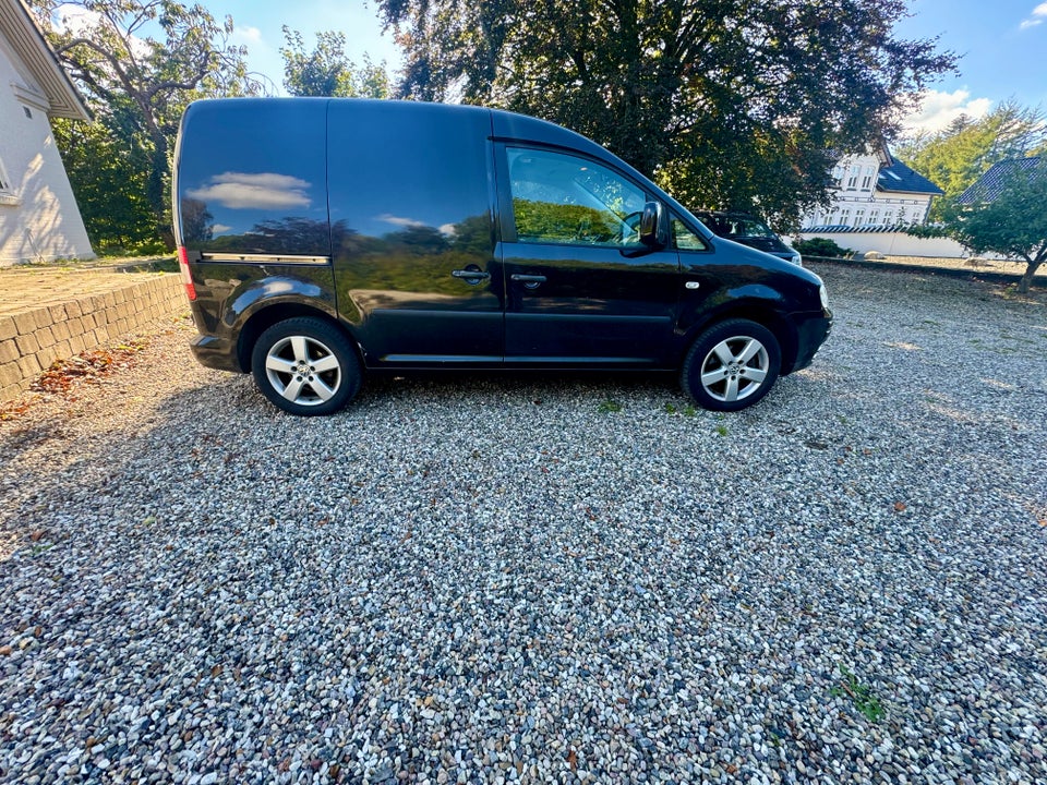 VW Caddy 1,9 TDi Life DSG 5d