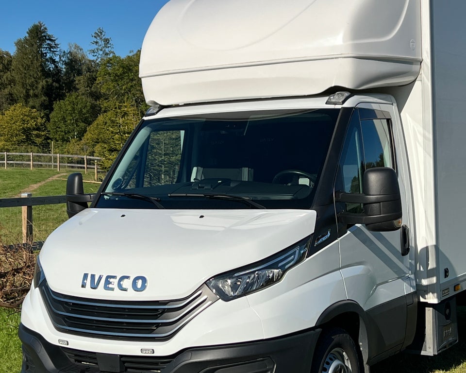 Iveco Daily 3,0 35S18 Box m/lift AG8 2d