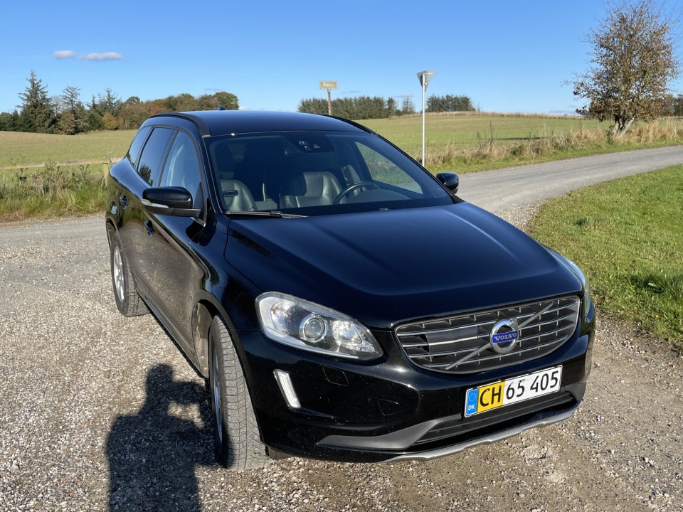 Volvo XC60 2,4 D5 220 Momentum aut. AWD Van 5d