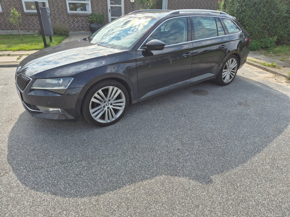 Skoda Superb 2,0 TDi 190 Style Combi DSG 5d