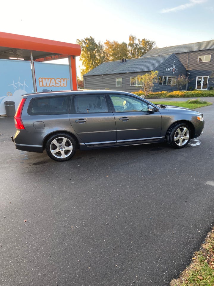 Volvo V70 2,4 D5 205 Summum aut. 5d