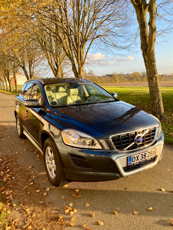 Volvo XC60 2,0 D3 163 Kinetic aut. 5d