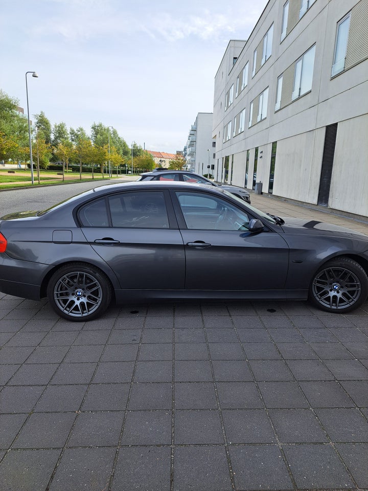 BMW 318i 2,0  4d