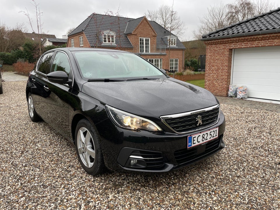 Peugeot 308 1,2 PureTech 130 Infinity 5d