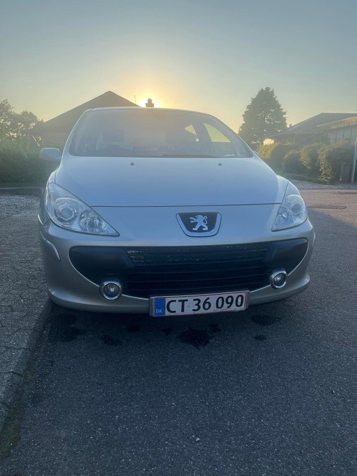 Peugeot 307 2,0 Griffe 5d