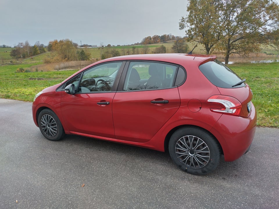 Peugeot 208 1,0 VTi Access 5d