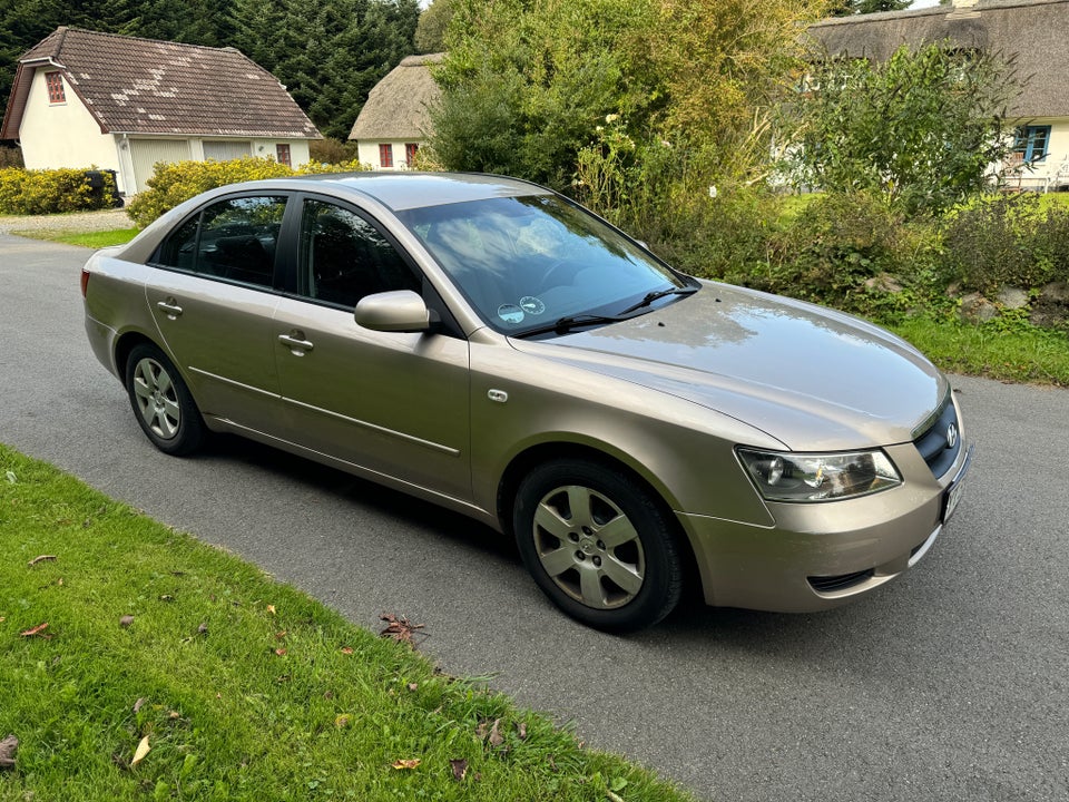 Hyundai Sonata 2,0 CRDi GL aut. 4d