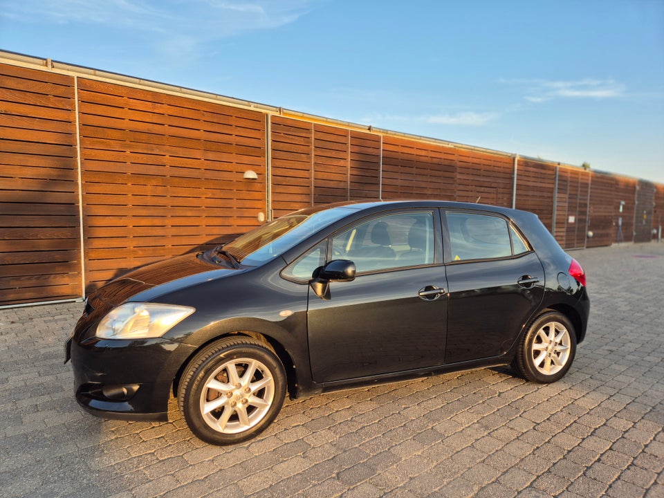 Toyota Auris 1,6 Luna 5d