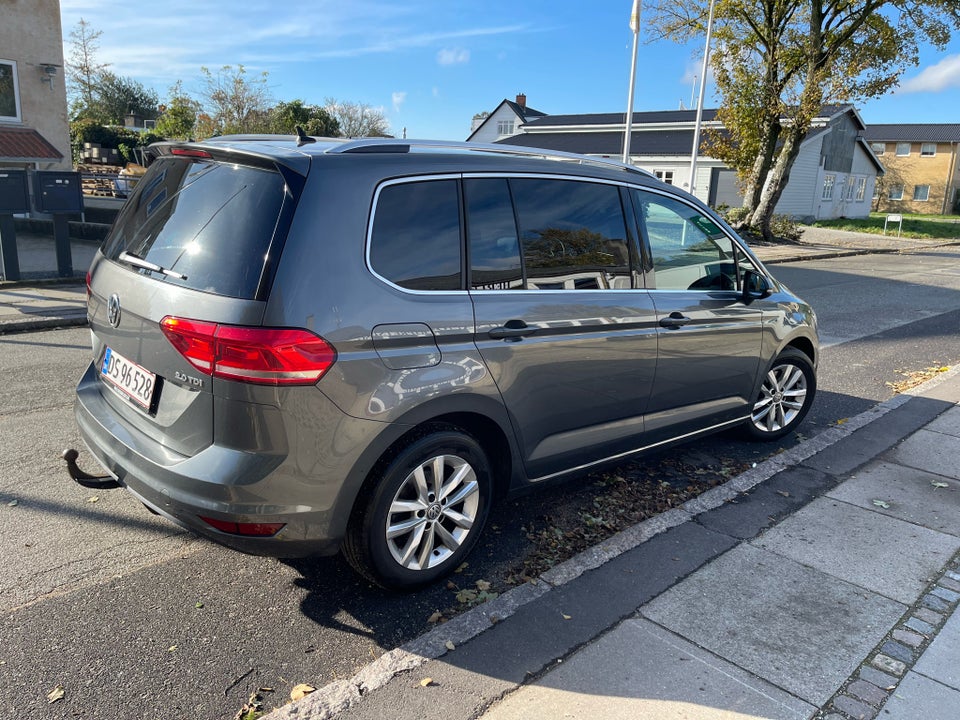 VW Touran 2,0 TDi 150 Highline DSG 7prs 5d