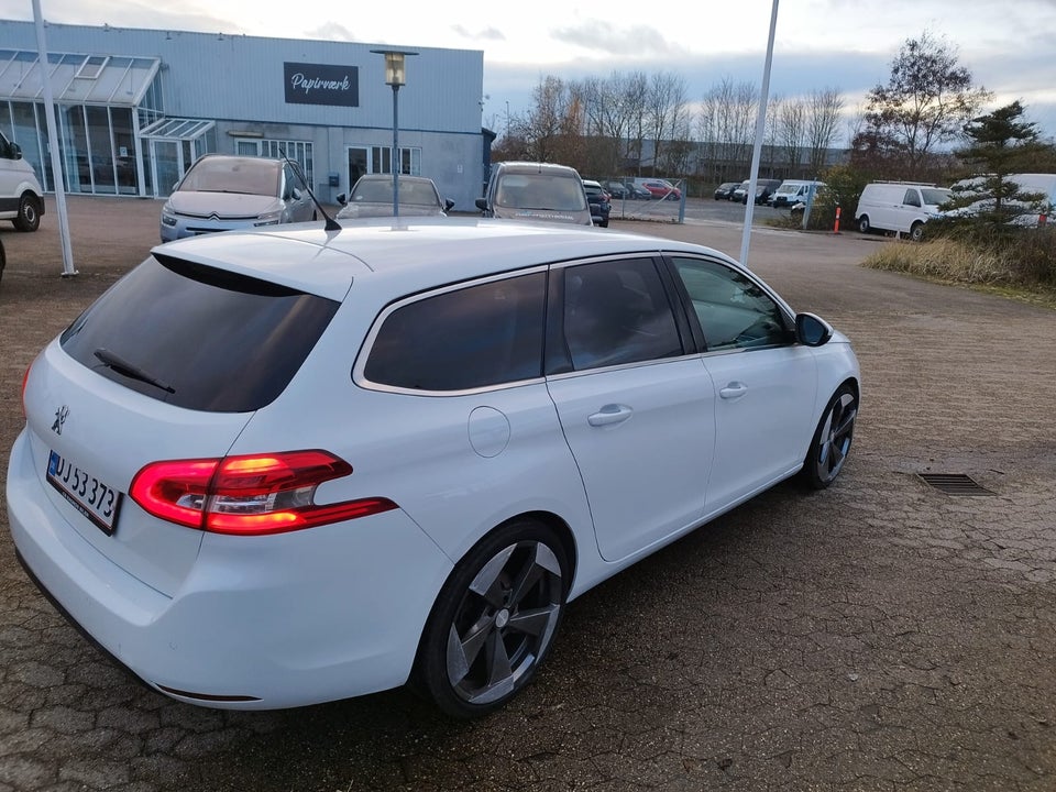 Peugeot 308 1,6 BlueHDi 120 Allure Sky SW 5d